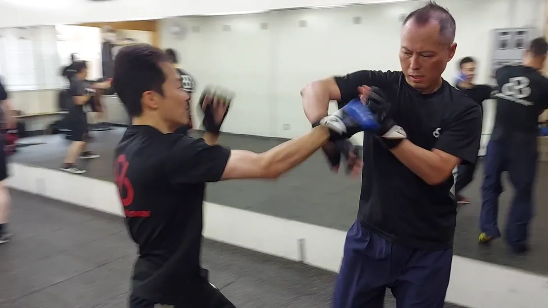 Bong sao deflection at J's GYM wing chun in Shinmaruko