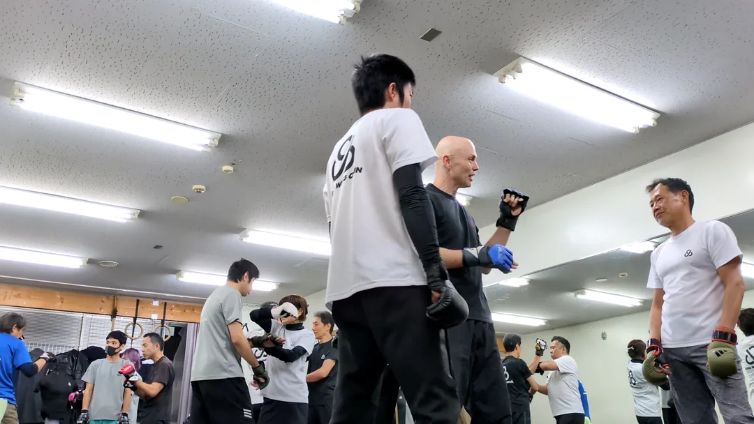 詠春拳クラスを教えてる先生