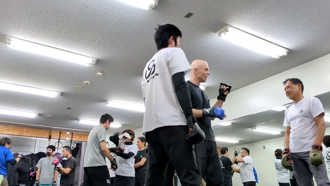 詠春拳クラスを教えてる先生